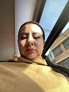 Snapshot of Abril_Luv chatting on October 2, 2025, 12:23 pm Abril Luv online show from October 2, 2025, 12:23 pm