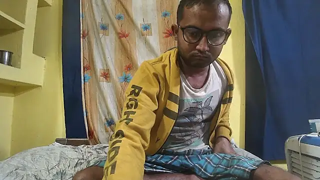 Cute boy2000 online show from December 9, 2024, 12:56 am