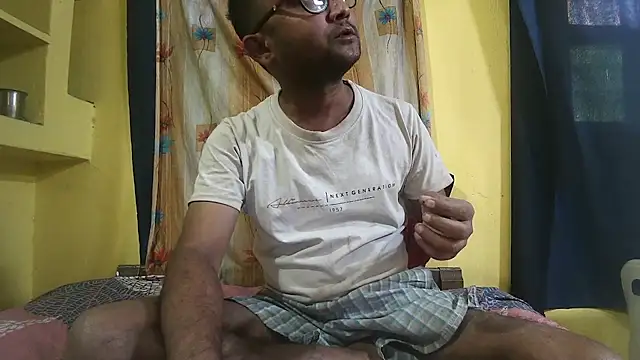 Cute boy2000 online show from March 7, 2025, 10:35 am