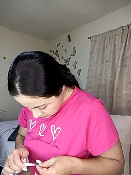 Snapshot of Juli_Castillo8 chatting on February 12, 2025, 1:59 pm Juli Castillo8 online show from February 12, 2025, 1:59 pm