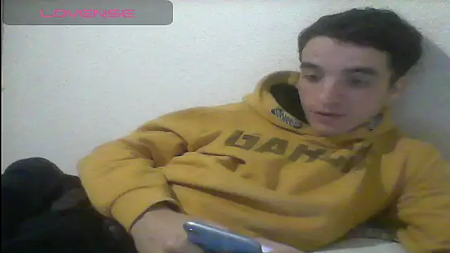 Snapshot of Tombgy07 chatting on March 14, 2025, 9:00 pm Tombgy07 online show from March 14, 2025, 9:00 pm