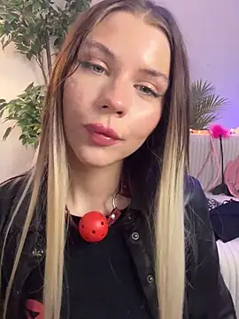 Snapshot of KittyKatyDream chatting on February 3, 2025, 7:31 pm KittyKatyDream online show from February 3, 2025, 7:31 pm