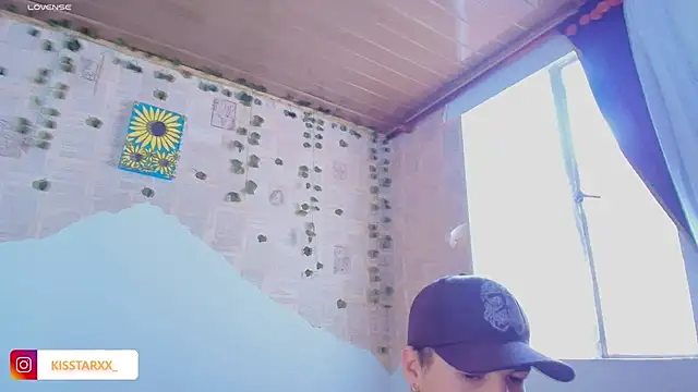 Snapshot of kisstarxxx chatting on October 16, 2025, 9:16 pm kisstarxxx online show from October 16, 2025, 9:16 pm