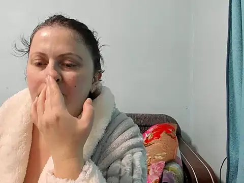 Snapshot of Lillian2 chatting on December 8, 2024, 2:41 pm Lillian2 online show from December 8, 2024, 2:41 pm