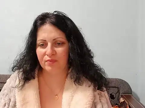 Snapshot of Lillian2 chatting on January 16, 2025, 12:45 am Lillian2 online show from January 16, 2025, 12:45 am