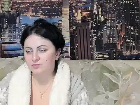 Snapshot of Lillian2 chatting on January 18, 2025, 11:44 pm Lillian2 online show from January 18, 2025, 11:44 pm