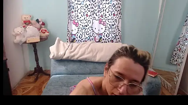 Snapshot of heidy_sweetts chatting on January 7, 2025, 7:38 pm heidy sweetts online show from January 7, 2025, 7:38 pm