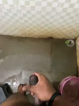 Snapshot of Honeydick7 chatting on January 3, 2025, 5:28 am Honeydick7 online show from January 3, 2025, 5:28 am