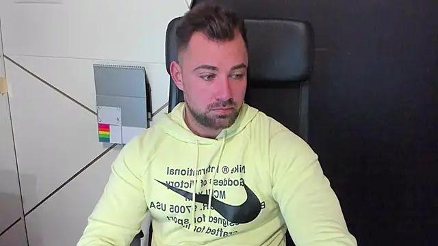 Snapshot of DuncanStone chatting on February 5, 2025, 4:59 am DuncanStone online show from February 5, 2025, 4:59 am
