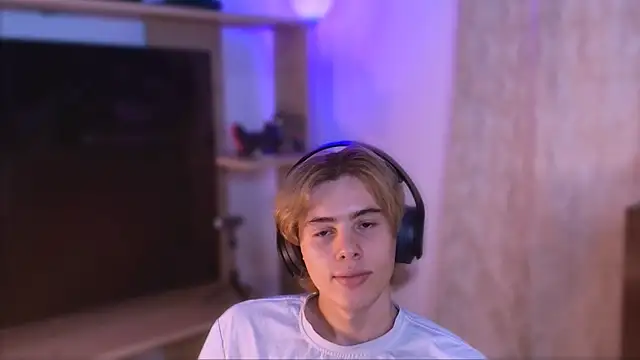 Snapshot of dimitri_tv chatting on September 11, 2025, 8:53 pm dimitri tv online show from September 11, 2025, 8:53 pm