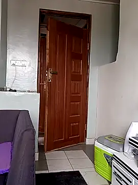 Snapshot of Prettybecs chatting on December 10, 2024, 5:28 am Prettybecs online show from December 10, 2024, 5:28 am