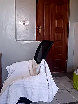 Snapshot of Prettybecs chatting on February 19, 2025, 5:05 am Prettybecs online show from February 19, 2025, 5:05 am