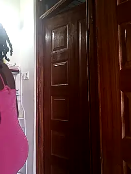 Snapshot of Prettybecs chatting on March 4, 2025, 12:12 pm Prettybecs online show from March 4, 2025, 12:12 pm