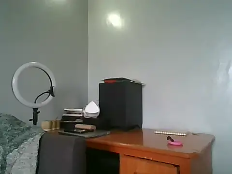 Snapshot of Prettybecs chatting on October 6, 2025, 7:50 am Prettybecs online show from October 6, 2025, 7:50 am