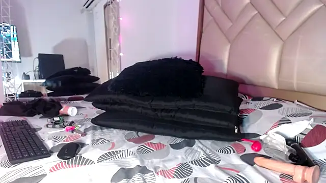 Snapshot of Kenya_Agu chatting on January 10, 2025, 10:46 pm Kenya Agu online show from January 10, 2025, 10:46 pm