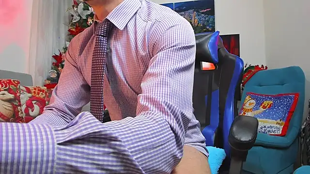 Snapshot of LiamCossio_ chatting on December 12, 2024, 1:43 am LiamCossio  online show from December 12, 2024, 1:43 am