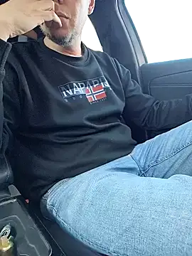 Snapshot of pigboybi chatting on January 6, 2025, 1:19 pm pigboybi online show from January 6, 2025, 1:19 pm