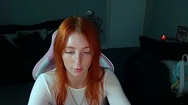 Snapshot of Red_firesquirt chatting on January 2, 2025, 9:39 pm Red firesquirt online show from January 2, 2025, 9:39 pm