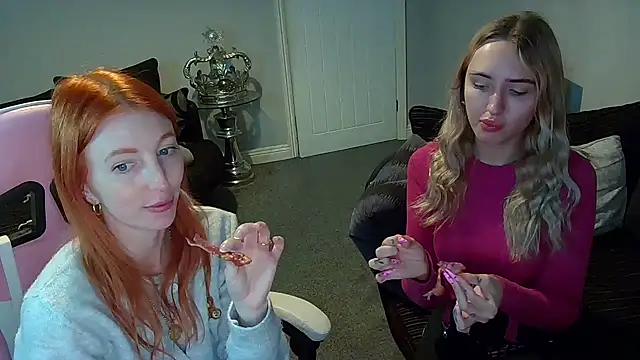 Snapshot of Red_firesquirt chatting on February 24, 2025, 10:03 pm Red firesquirt online show from February 24, 2025, 10:03 pm