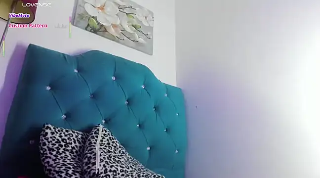 Snapshot of Victoria_Caruso chatting on March 22, 2025, 12:28 am Victoria Caruso online show from March 22, 2025, 12:28 am