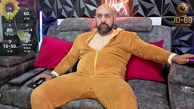 Snapshot of JD-69 chatting on September 18, 2025, 8:11 pm JD-69 online show from September 18, 2025, 8:11 pm