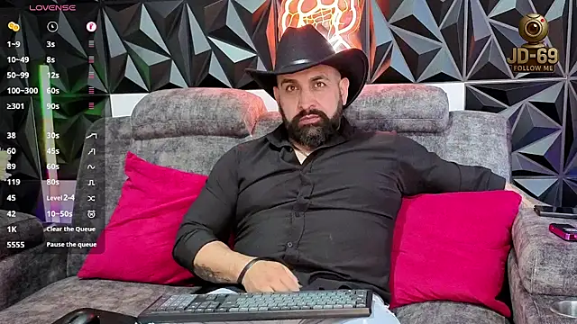 Snapshot of JD-69 chatting on October 21, 2025, 7:03 pm JD-69 online show from October 21, 2025, 7:03 pm