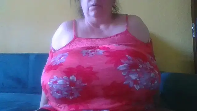 Snapshot of Nataliesbestjuggs chatting on October 25, 2025, 1:51 pm Nataliesbestjuggs online show from October 25, 2025, 1:51 pm
