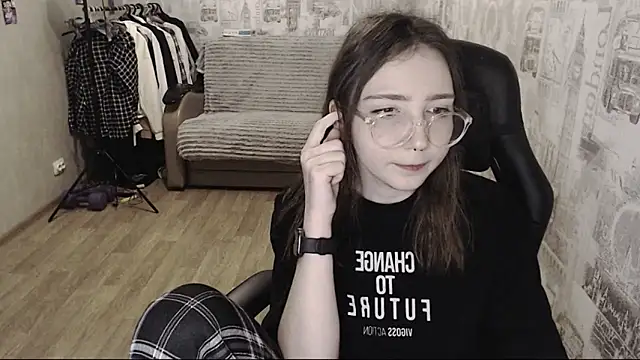 Snapshot of AmeliaKamishiro chatting on December 10, 2024, 2:28 pm AmeliaKamishiro online show from December 10, 2024, 2:28 pm