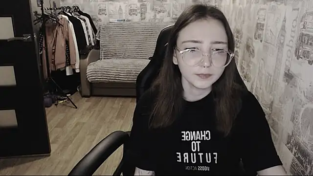 Snapshot of AmeliaKamishiro chatting on December 11, 2024, 1:06 pm AmeliaKamishiro online show from December 11, 2024, 1:06 pm