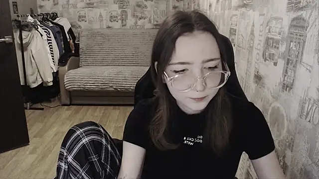 Snapshot of AmeliaKamishiro chatting on January 8, 2025, 2:03 pm AmeliaKamishiro online show from January 8, 2025, 2:03 pm