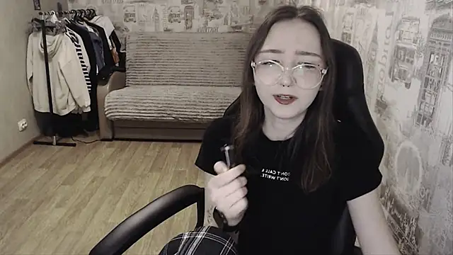 Snapshot of AmeliaKamishiro chatting on January 8, 2025, 5:05 pm AmeliaKamishiro online show from January 8, 2025, 5:05 pm