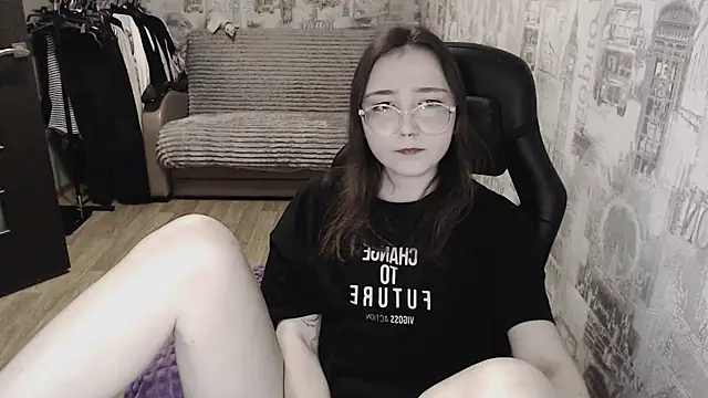 Snapshot of AmeliaKamishiro chatting on February 13, 2025, 8:03 pm AmeliaKamishiro online show from February 13, 2025, 8:03 pm