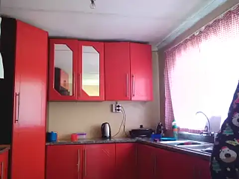 Snapshot of Malaika_Nkosi chatting on January 2, 2025, 10:05 am Malaika Nkosi online show from January 2, 2025, 10:05 am