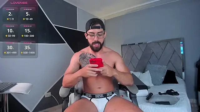 Snapshot of Markbrown chatting on January 25, 2025, 6:35 pm Markbrown online show from January 25, 2025, 6:35 pm