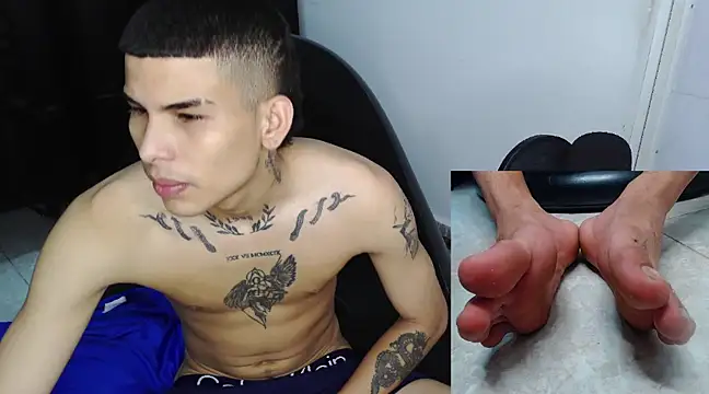 Snapshot of hot_king20 chatting on February 8, 2025, 6:01 pm hot king20 online show from February 8, 2025, 6:01 pm