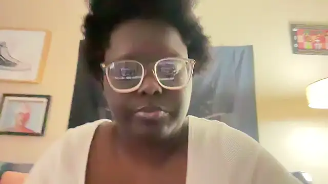 Snapshot of Yagurl__west chatting on February 21, 2025, 12:05 am Yagurl west online show from February 21, 2025, 12:05 am