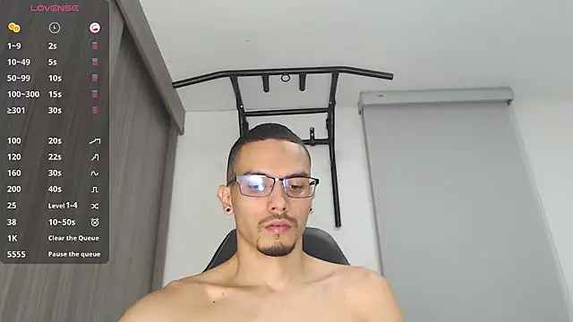 Snapshot of russthiago chatting on March 22, 2025, 10:48 pm russthiago online show from March 22, 2025, 10:48 pm