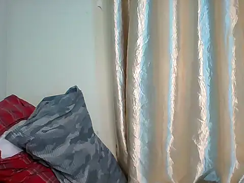 Snapshot of Poisonous_Ivy chatting on January 13, 2025, 8:37 pm Poisonous Ivy online show from January 13, 2025, 8:37 pm