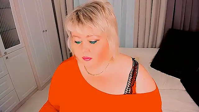 Snapshot of BIGTITSBBW chatting on February 2, 2025, 2:24 pm BIGTITSBBW online show from February 2, 2025, 2:24 pm