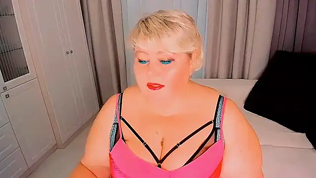 Snapshot of BIGTITSBBW chatting on September 18, 2025, 7:38 pm BIGTITSBBW online show from September 18, 2025, 7:38 pm