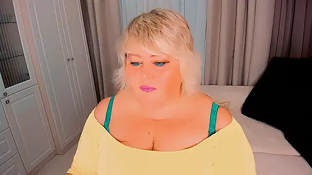 Snapshot of BIGTITSBBW chatting on September 20, 2025, 4:19 pm BIGTITSBBW online show from September 20, 2025, 4:19 pm