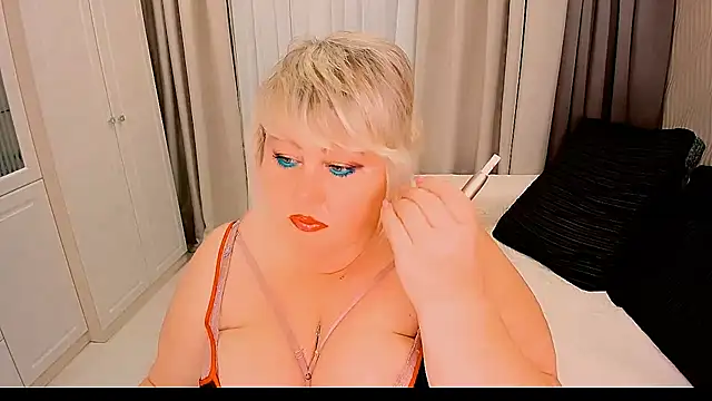 Snapshot of BIGTITSBBW chatting on September 29, 2025, 6:24 pm BIGTITSBBW online show from September 29, 2025, 6:24 pm