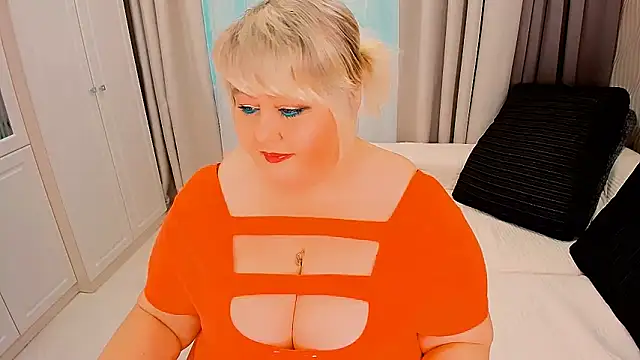 Snapshot of BIGTITSBBW chatting on October 8, 2025, 12:14 pm BIGTITSBBW online show from October 8, 2025, 12:14 pm