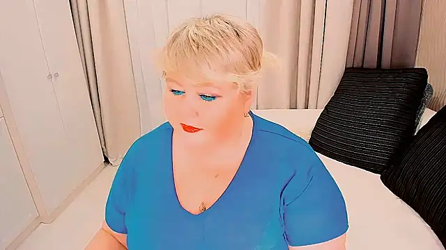 Snapshot of BIGTITSBBW chatting on October 19, 2025, 5:57 pm BIGTITSBBW online show from October 19, 2025, 5:57 pm