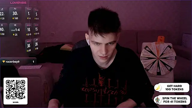 Snapshot of dantebigboi300 chatting on December 18, 2024, 10:35 pm dantebigboi300 online show from December 18, 2024, 10:35 pm