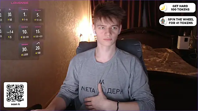 Snapshot of dantebigboi300 chatting on February 5, 2025, 5:20 pm dantebigboi300 online show from February 5, 2025, 5:20 pm