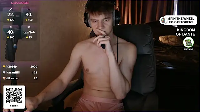 Snapshot of dantebigboi300 chatting on February 24, 2025, 1:02 am dantebigboi300 online show from February 24, 2025, 1:02 am