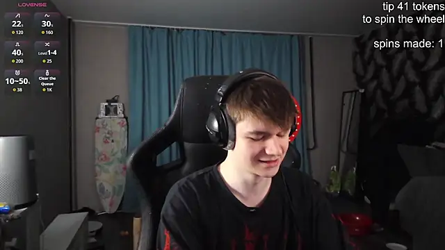 Snapshot of dantebigboi300 chatting on October 20, 2025, 2:28 pm dantebigboi300 online show from October 20, 2025, 2:28 pm