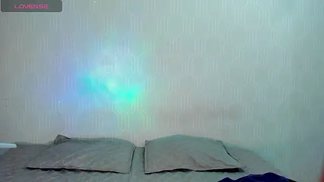 Snapshot of TATIANA_LOPEZ19 chatting on September 15, 2025, 8:42 pm TATIANA LOPEZ19 online show from September 15, 2025, 8:42 pm