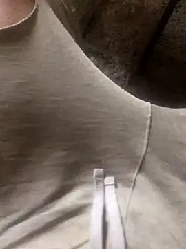 Snapshot of chrille82 chatting on October 7, 2025, 10:56 am chrille82 online show from October 7, 2025, 10:56 am